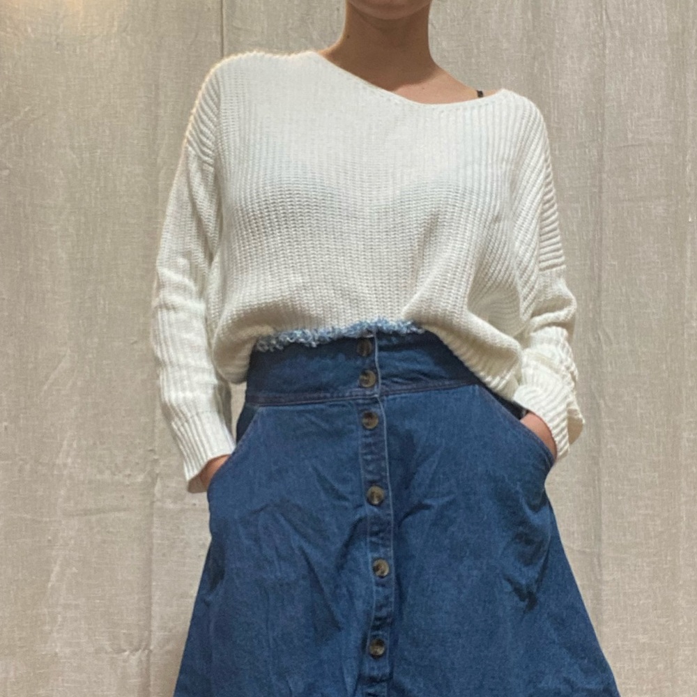 White sweater knit with twist knit back